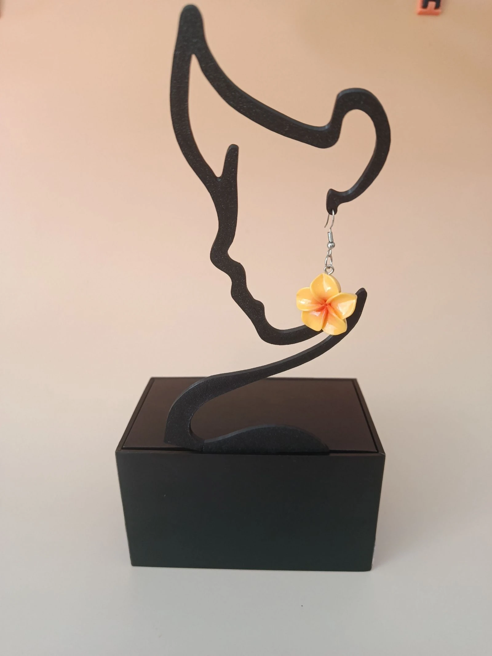 Boucles d'oreilles fleur, jaune orangé 